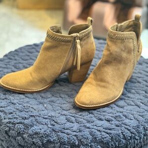 Stylish Tan Ankle Boots with Block Heel